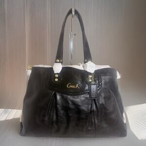 NWT Coach F19243 Ashley Leather Carryall B4 Black Tote with Strap